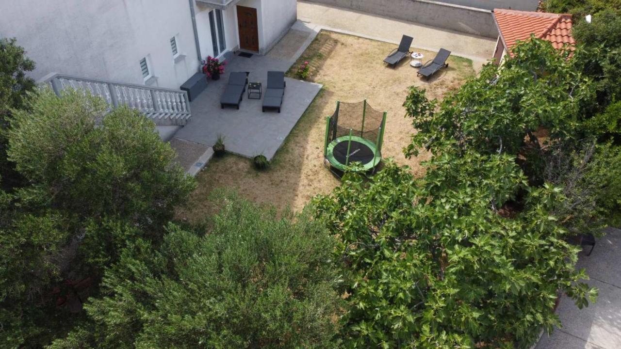 Tj Apartment Кърк Екстериор снимка