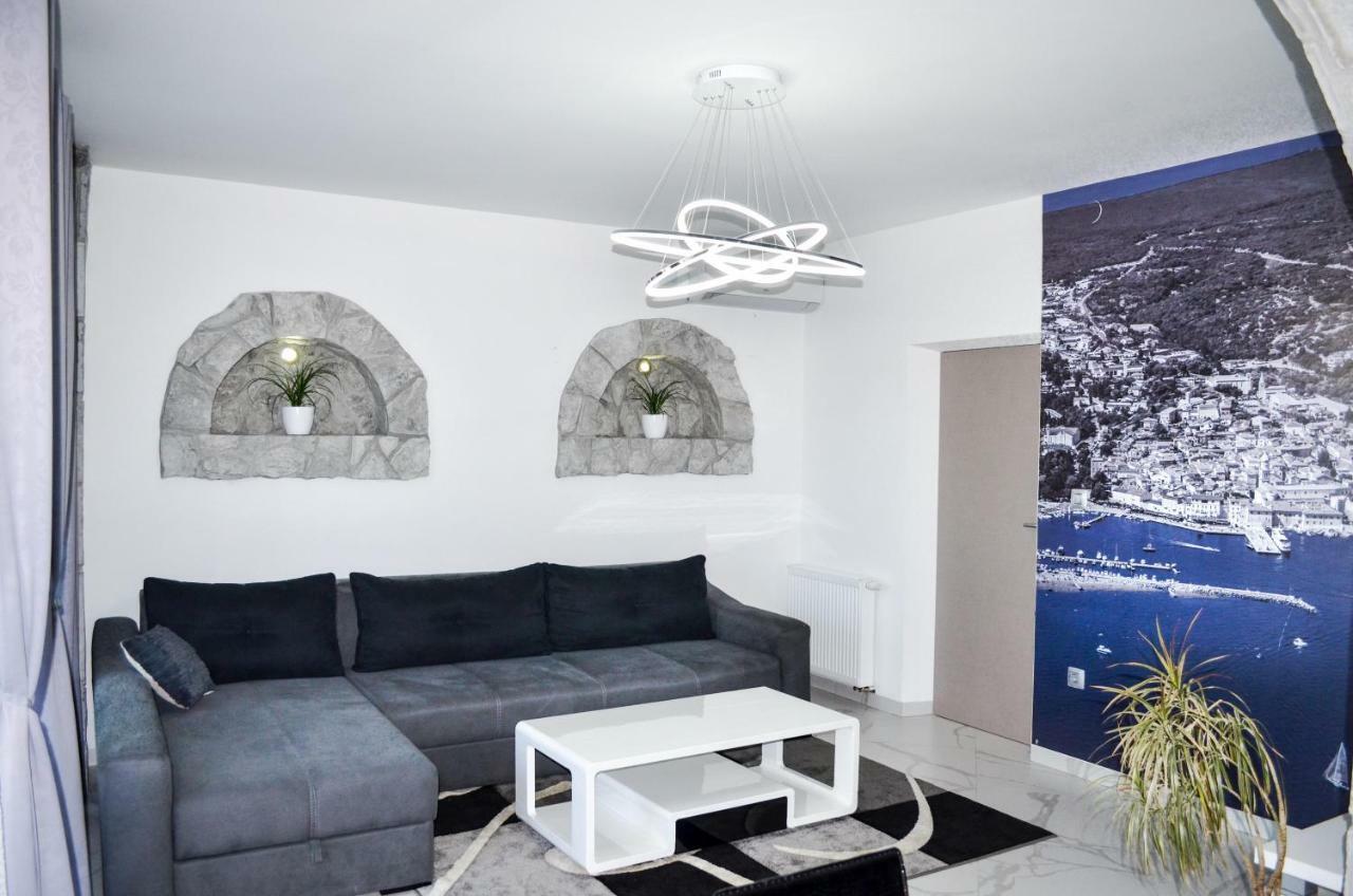Tj Apartment Кърк Екстериор снимка